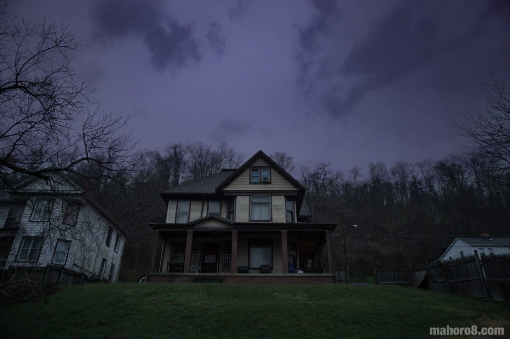 บ้านเบลแลร์ผีสิง ขึ้นชื่อว่าเป็นบ้านที่มีผีสิงมากที่สุดแห่งหนึ่งในอเมริกา ตั้งแต่ต้นศตวรรษที่ 20 สถานที่แห่งนี้ได้รับชื่อเสียง