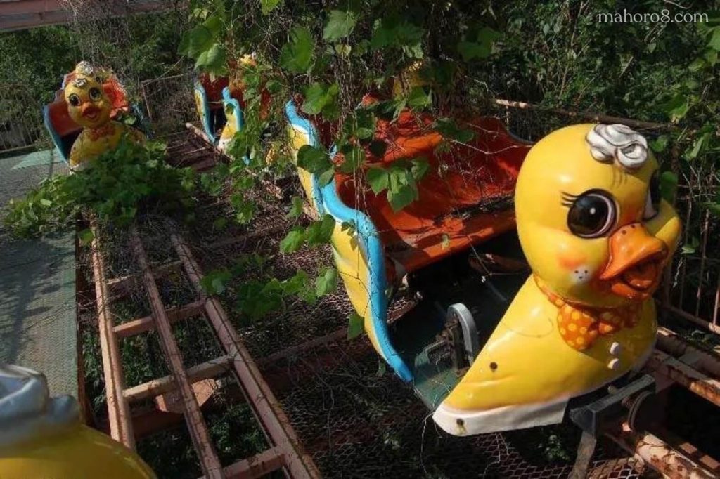 Okpo Land สวนสนุกร้าง ในเกาหลีใต้ เป็นจุดหมายปลายทางแห่งความบันเทิงในยุค 90 เป็นสวนสนุกขนาดเล็กที่มีเครื่องเล่นมากมาย 